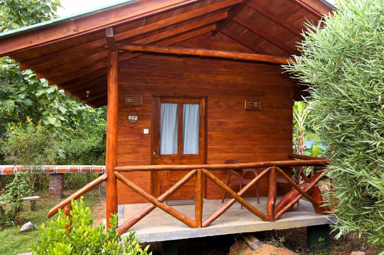 The Mastodon Valley Safari Resort Udawalawe Exterior photo