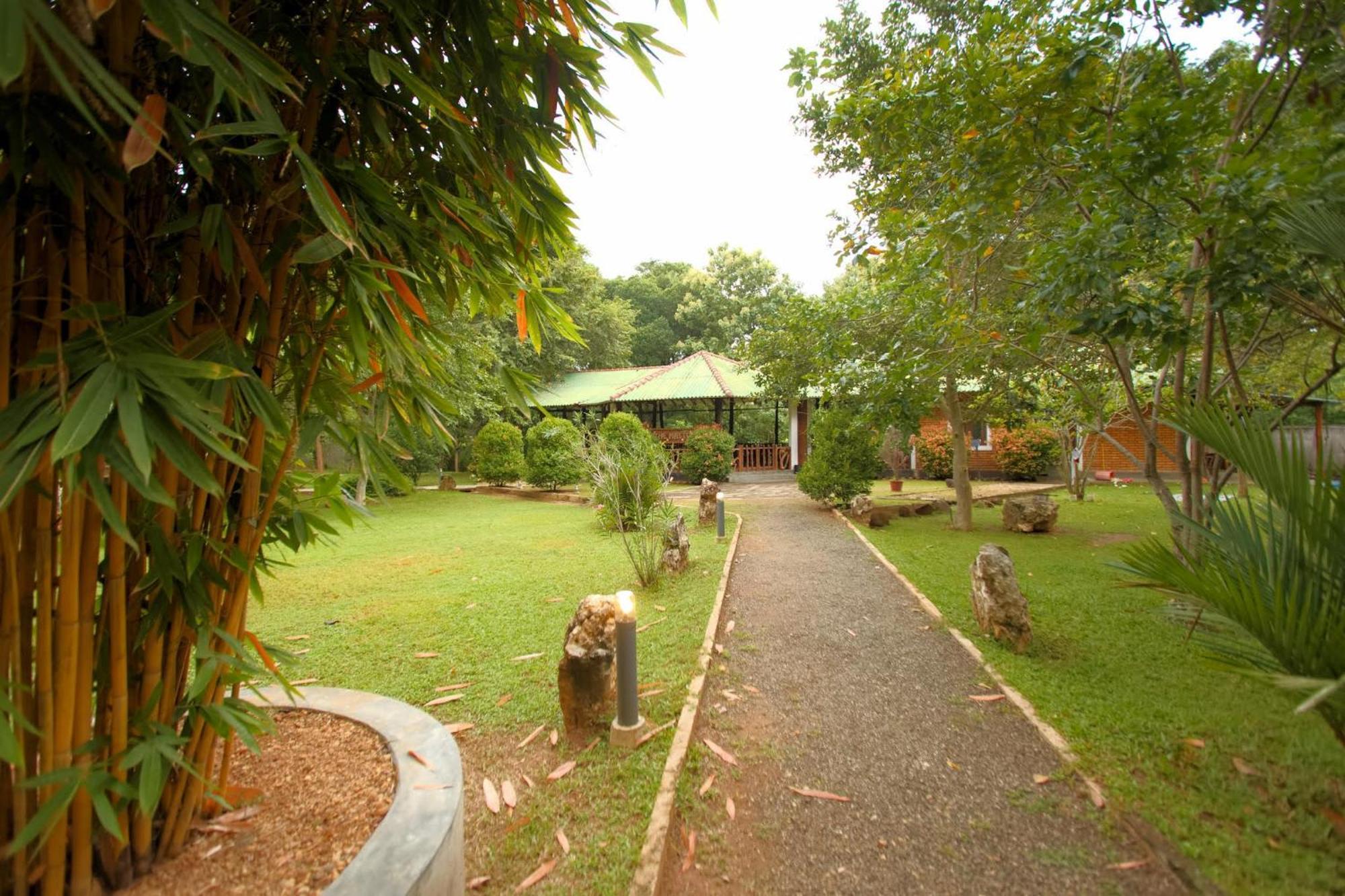 The Mastodon Valley Safari Resort Udawalawe Exterior photo